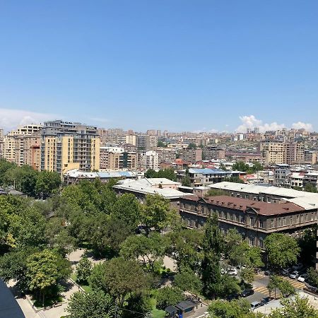 Modern Apartment For Rent In Buzand Street Bu944 エレバン エクステリア 写真